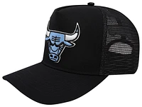 Pro Standard Mens Pro Standard Bulls 3 Peat Trucker Hat - Mens Red/Black Size One Size