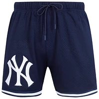 Pro Standard Yankees Mesh Basketball Shorts - Men's