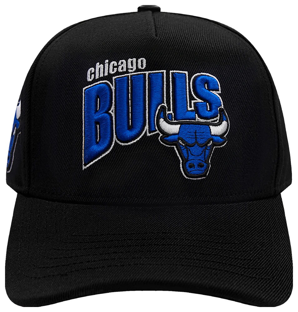 Pro Standard Mens Pro Standard Bulls Royalty Curved Brim Snapback - Mens Black/Black Size One Size