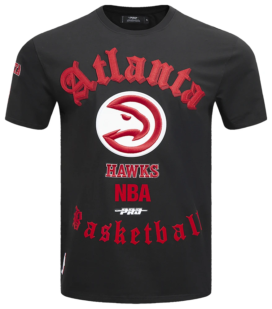 Pro Standard HAWKS OLD ENGLISH SJ TEE - Men's