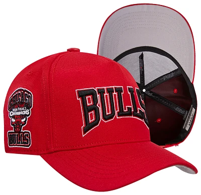 Pro Standard Mens Pro Standard Bulls Crest Emblem Flatbrim Snapback - Mens Red/Red Size One Size