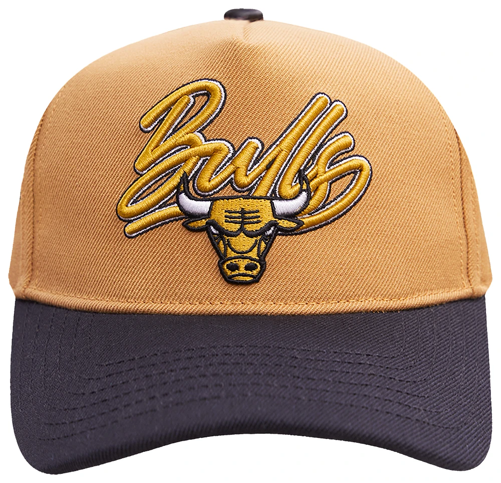 Pro Standard Mens Pro Standard Bulls Script Pinch Front Snapback - Mens Beige/Beige Size One Size