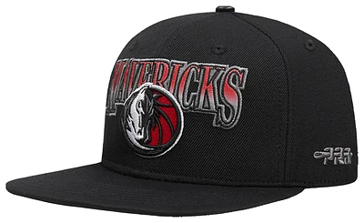 Pro Standard Mens Pro Standard Mavericks Bred Pro Six Snapback Cap - Mens Black/Red Size One Size