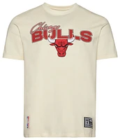 Pro Standard Bulls World Of Basketball T-Shirt - Men's