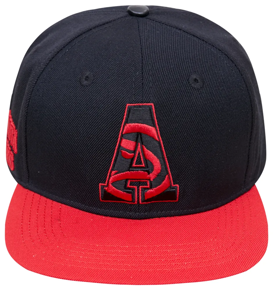 Pro Standard Hawks Multi Logo Wool Snapback Hat - Men's