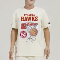 Pro Standard Hawks Cream  T-Shirt - Men's