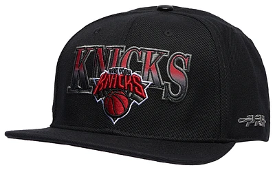 Pro Standard Knicks Bred Pro Six Snapback Cap - Men's