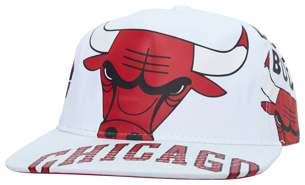Mitchell & Ness Mens Mitchell & Ness Bulls In Your Face Deadstock Snapback - Mens White/Red Size One Size