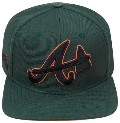 Pro Standard Braves Classic 2 Tone Snapback Hat - Men's