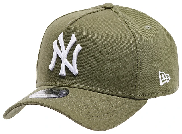 New Era Women's New York Yankees PU Leather 9FORTY MLB Strapback