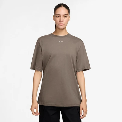 Nike Womens Essential LBR T-Shirt