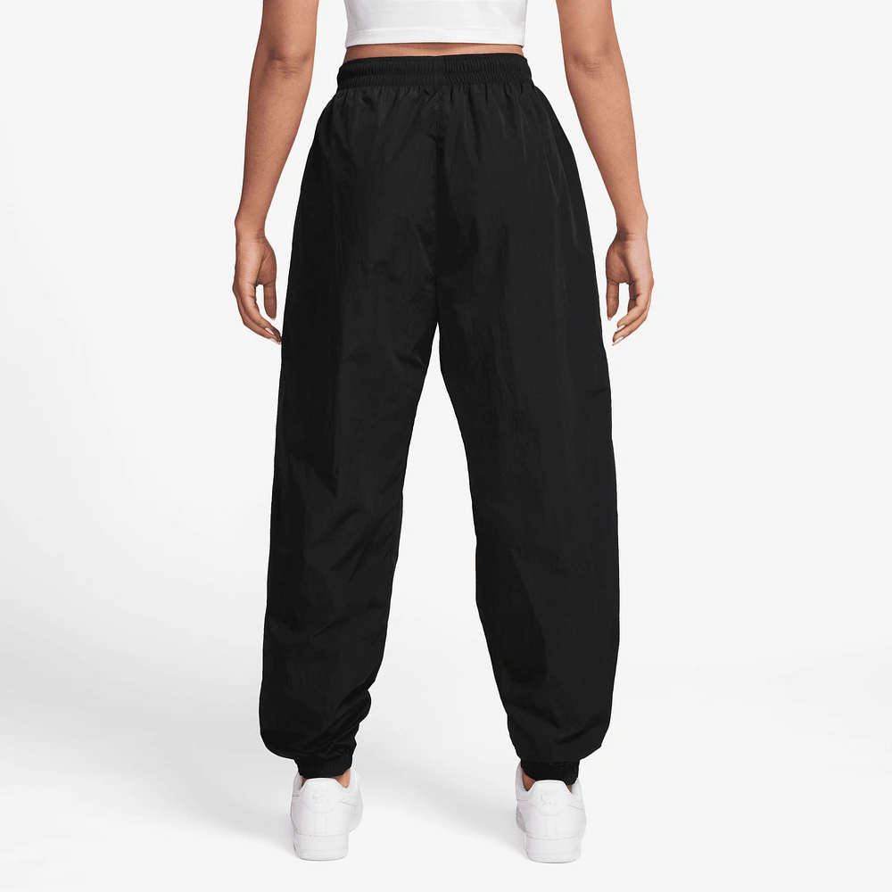 Nike Pantalon d’entraînement tissé à taille moyenne Essential - Pour femmes