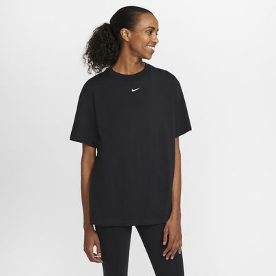 Nike Essential Boyfriend T-Shirt - Women's