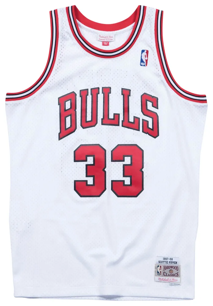 Mitchell & Ness Bulls Swingman Jersey