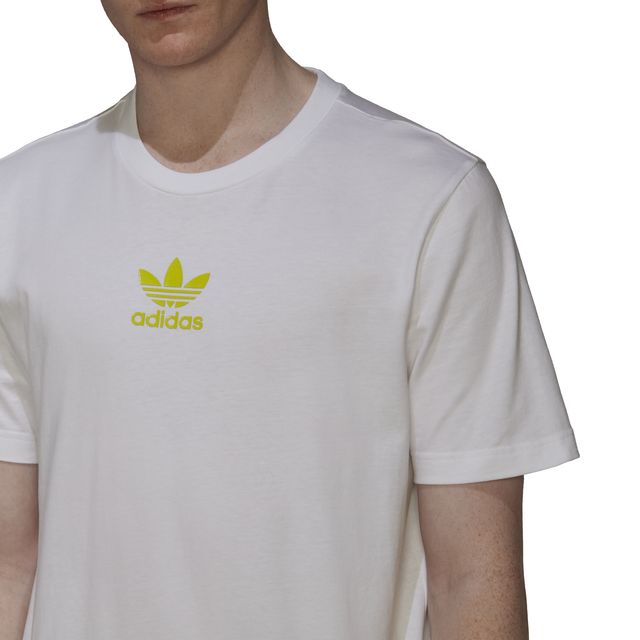 auge Disturbio Cada semana Adidas Originals Chile 20 Holographic T-Shirt | Montebello Town Center
