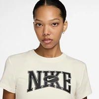 Nike Slim Graphic Crop T-Shirt - Women's