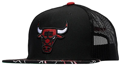 Mitchell & Ness Bulls Storm Season Trucker Hat