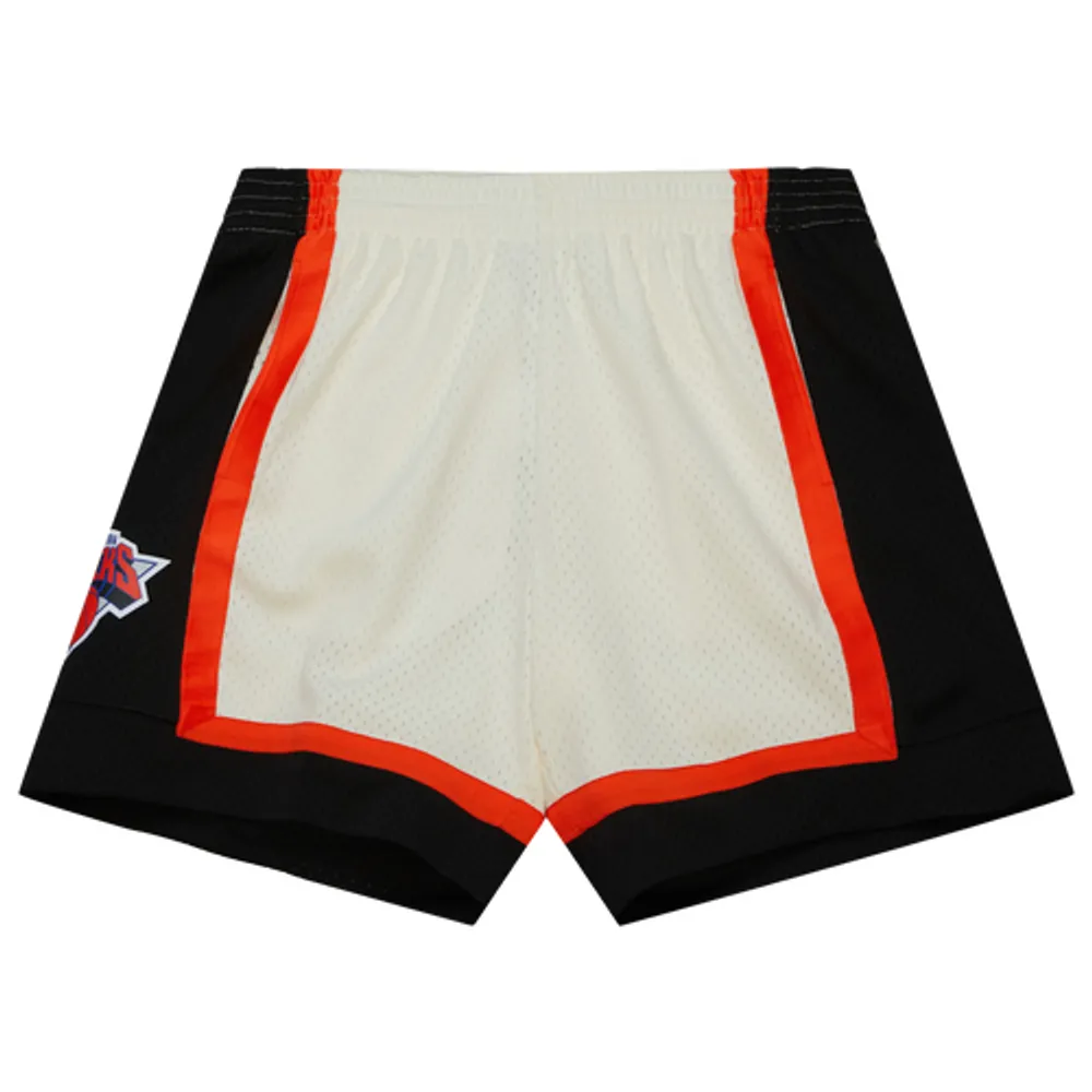 Mitchell & Ness Knicks Cream Shorts