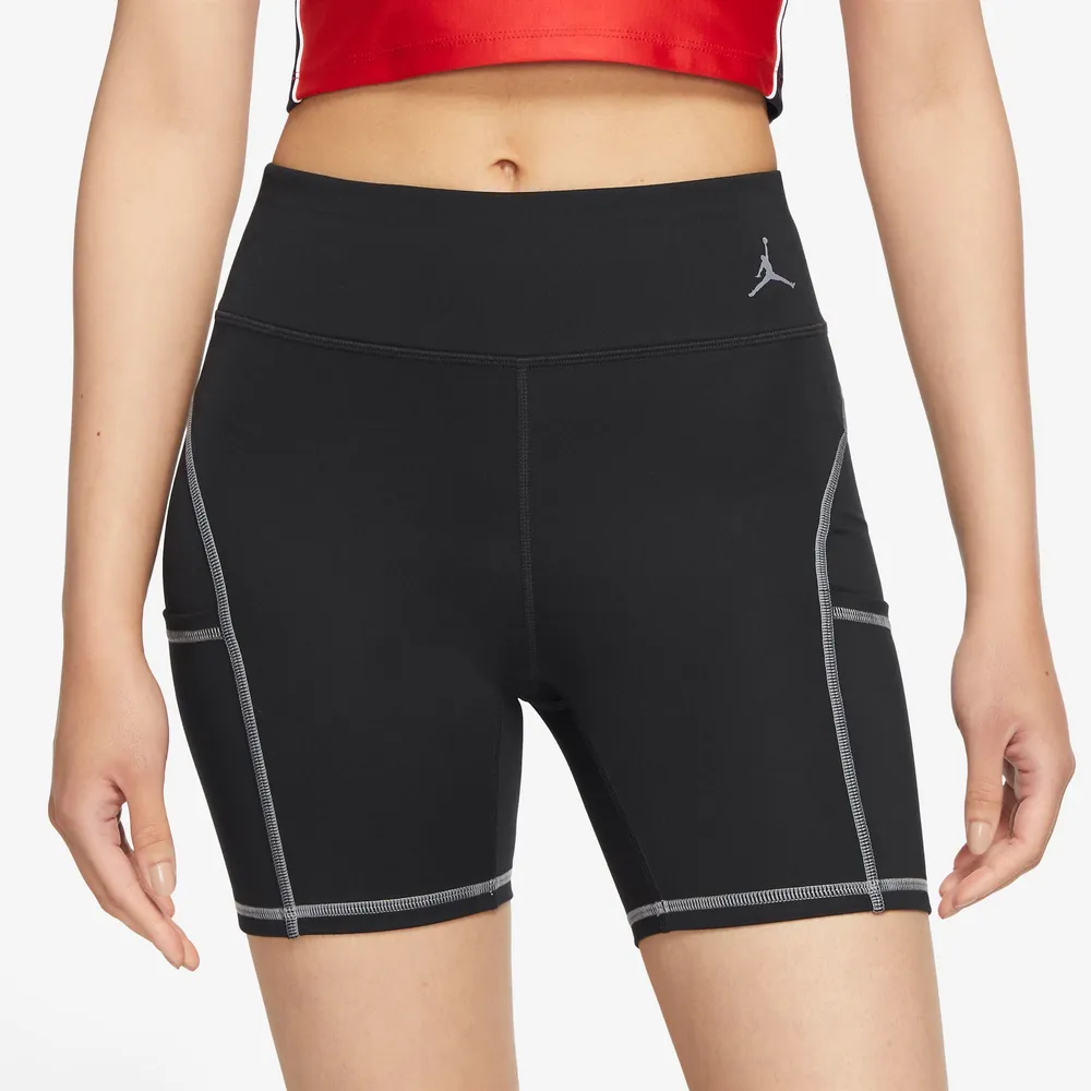 Nike WNBA Logowoman Team 13 Performance Reversible Shorts - Black