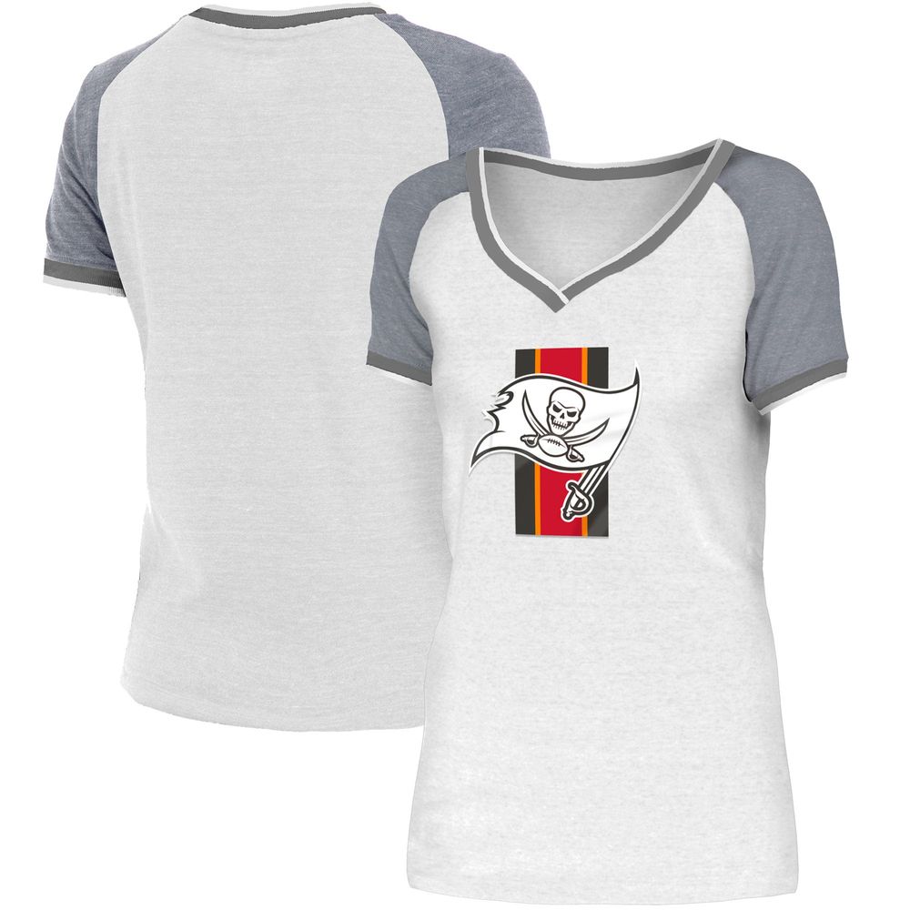 New Era Buccaneers Training Camp Raglan V-Neck T-Shirt - Women's