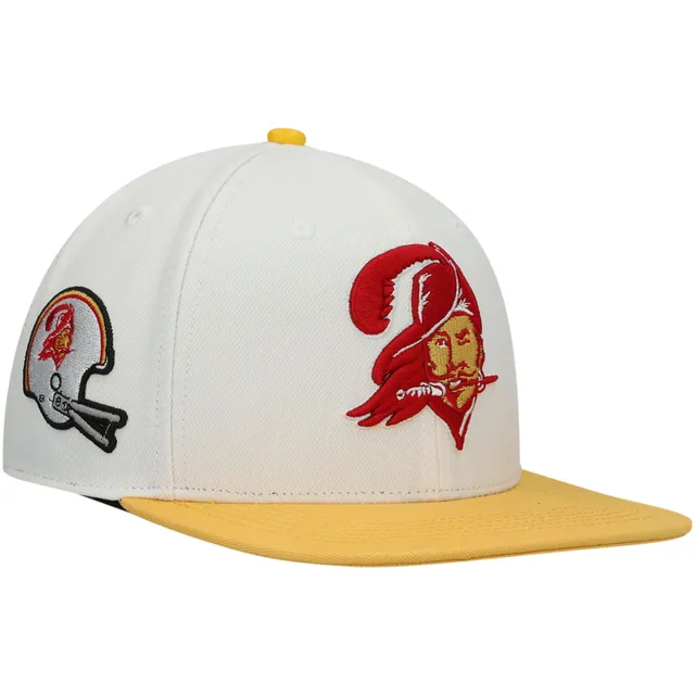 Pro Standard Tampa Bay Buccaneers Retro Rose Snapback Hat