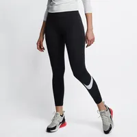 Nike Essential Swoosh