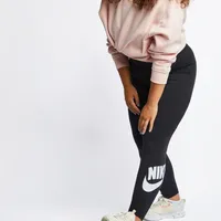 Nike Essentials Plus