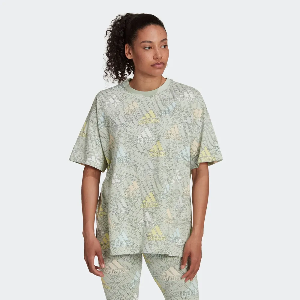 adidas Essentials Multi-colored Logo Boyfriend