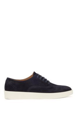 Rubber-sole Oxford shoes with suede uppers
