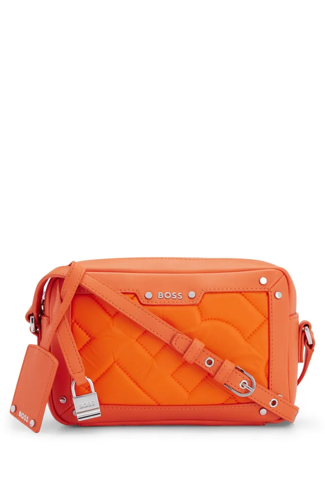 Sac porté croisé avec matelassage monogramme et garnitures en métal