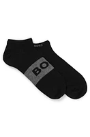 Two-pack of ankle-length socks in stretch fabric