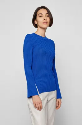 Slim-fit sweater with ribbed structure and side slits
