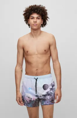 Quick-dry patterned swim shorts