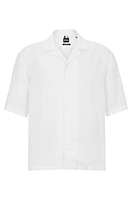 Regular-fit short-sleeved shirt with camp collar
