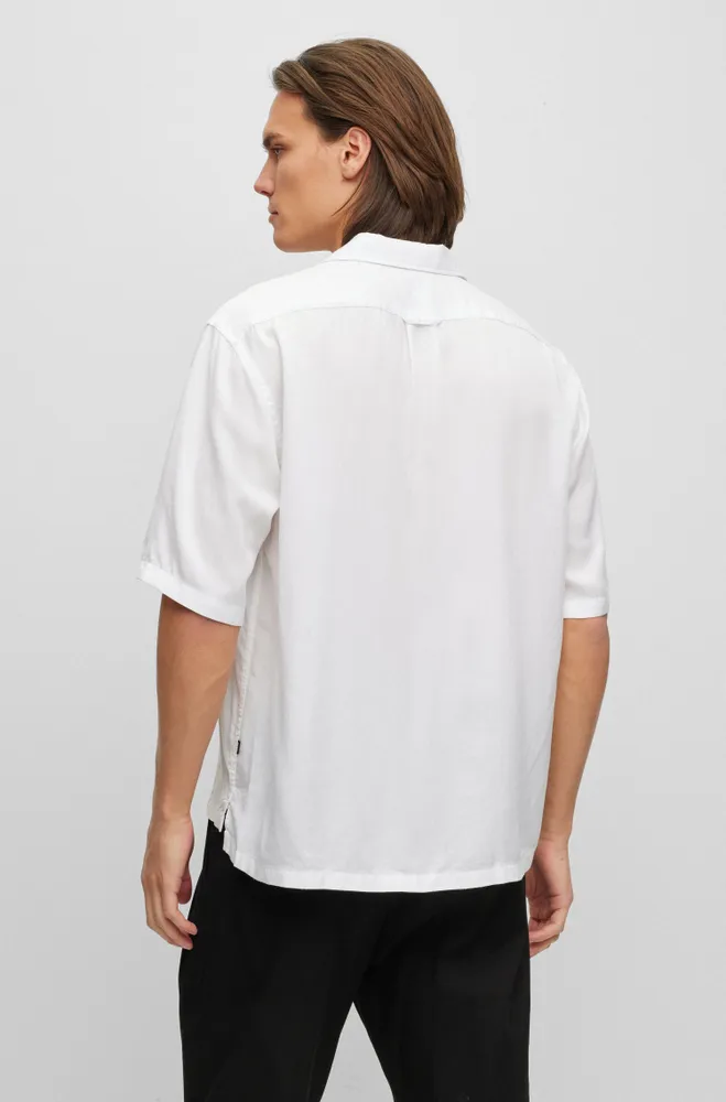 Regular-fit short-sleeved shirt with camp collar