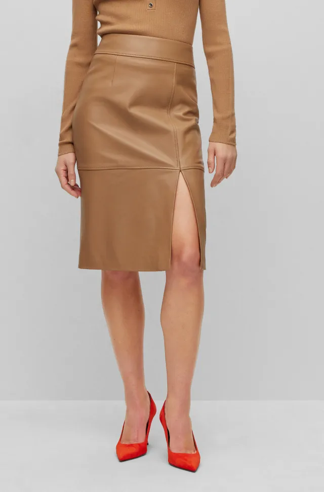 Slim-fit pencil skirt in grained leather