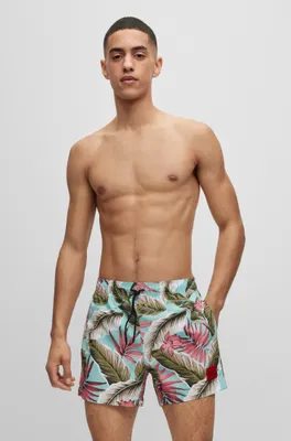 Bañador tipo shorts de secado rápido en tejido estampado