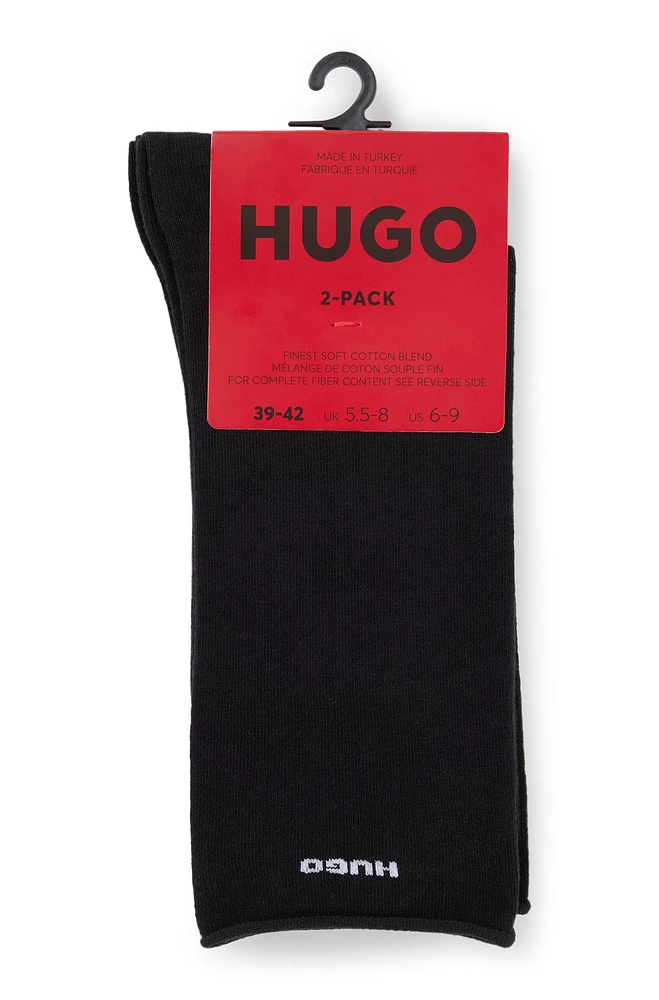 Two-pack of regular-length socks with seamless cuffs