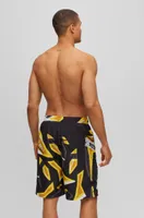 Quick-drying swim shorts seasonal-print recycled fabric