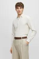 Camisa slim fit en sarga de algodón lavado