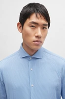 Regular-fit shirt structured performance-stretch material