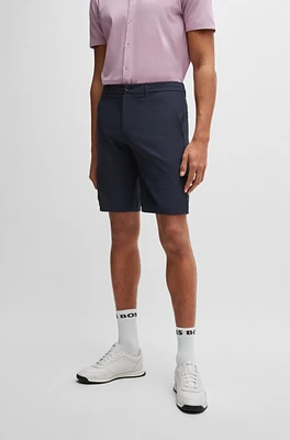 Shorts slim fit de tejido repelente al agua planchado fácil