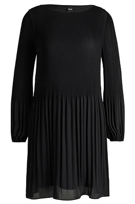 Regular-fit dress with plissé pleats and crew neckline