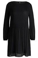 Regular-fit dress with plissé pleats and crew neckline