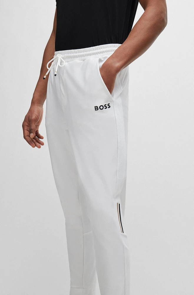 Pantalones de chándal BOSS x Matteo Berrettini con cinta en contraste y detalles la marca