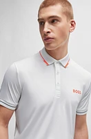 Polo slim fit con logo en contraste