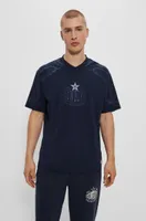 Camiseta oversize fit BOSS x NFL con detalle de la colaboración