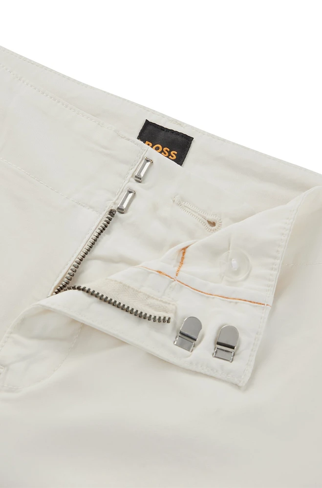 Pantalones relaxed fit de sarga algodón elástico