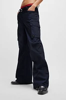 Pantalones cargo relaxed fit con pernera ancha