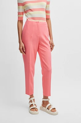 Relaxed-fit trousers with a tapered leg